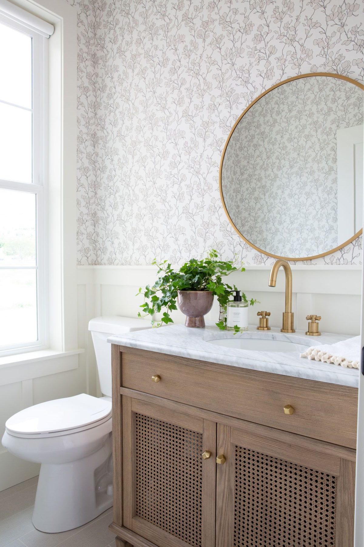 Bathroom Wallpaper: Our Top Installation Tips | ABI Interiors